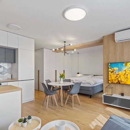 Lam Concrete - Ac - Balcony Apartamento Bratislava Exterior foto