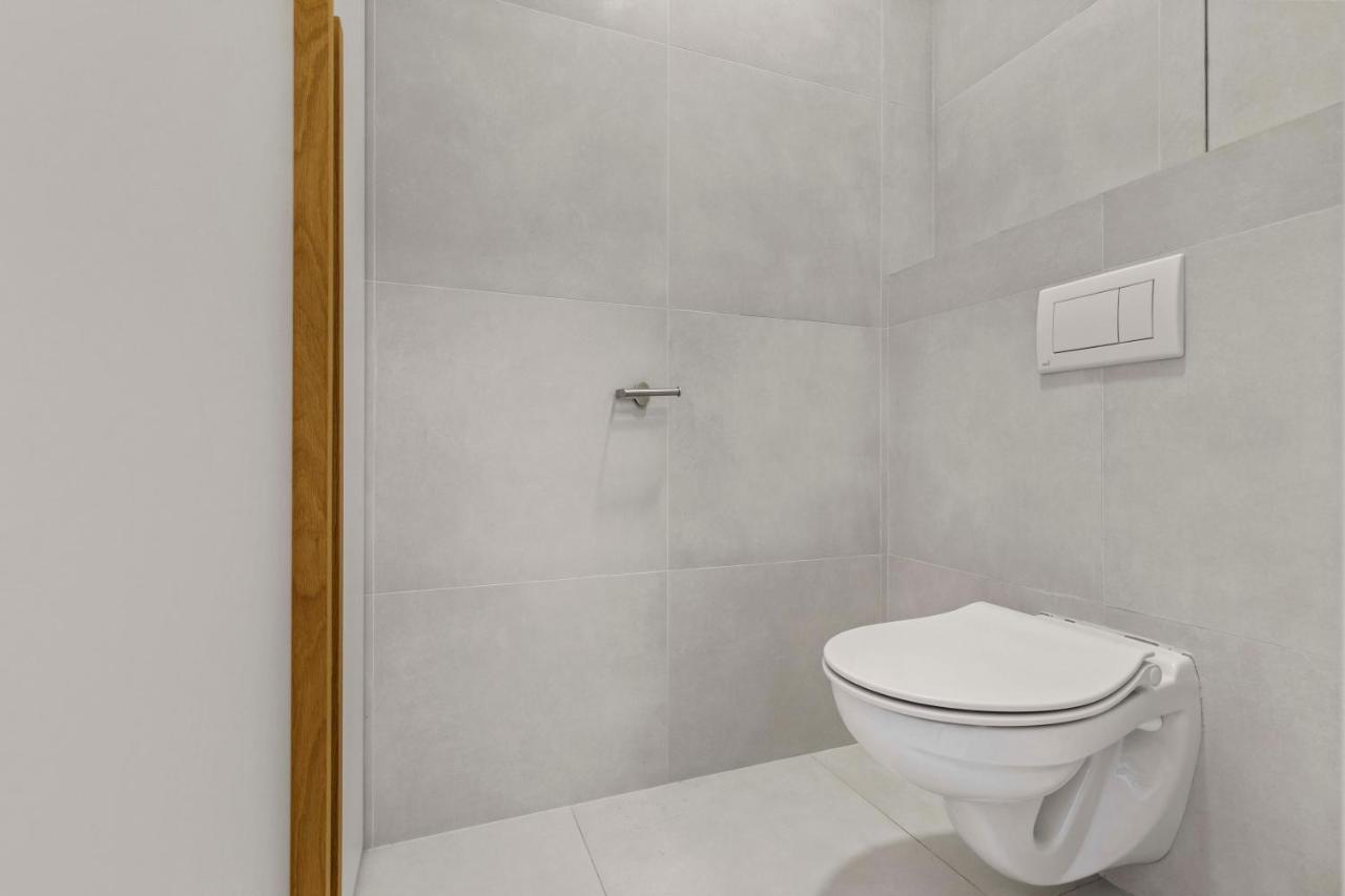 Lam Concrete - Ac - Balcony Apartamento Bratislava Exterior foto